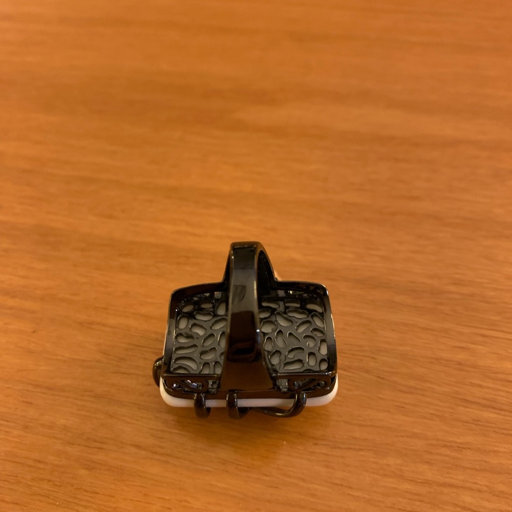 Ring - Picture 3 of 3